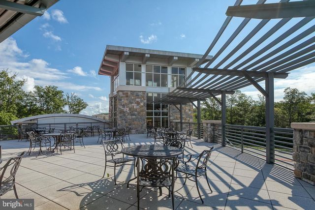 15360 KENSINGTON PARK DR, Woodbridge, VA 22191