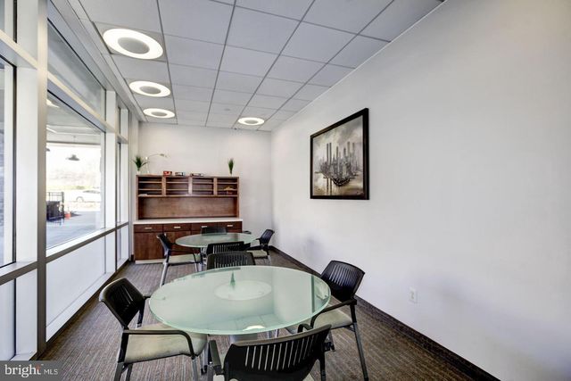 15360 KENSINGTON PARK DR, Woodbridge, VA 22191