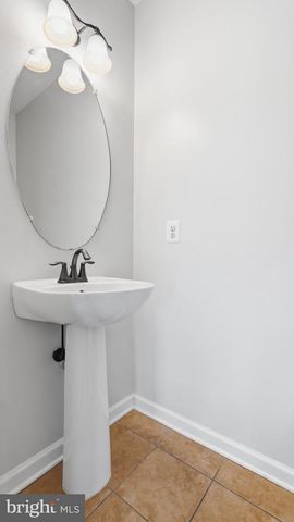 15360 KENSINGTON PARK DR, Woodbridge, VA 22191