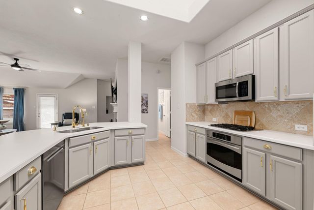 20707 Sapphire Lake Road, Richmond, TX 77407