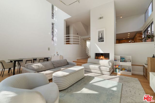 11925 Goshen Avenue 4, Los Angeles, CA 90049