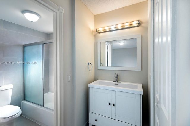 460 E 23rd St 302, Hialeah, FL 33013