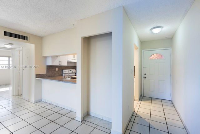 460 E 23rd St 302, Hialeah, FL 33013