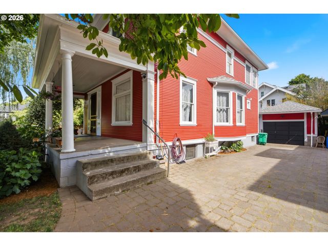2003 Ne HALSEY St, Portland, OR 97232