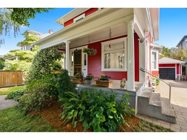 2003 Ne HALSEY St, Portland, OR 97232