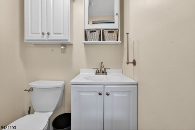 319 Center St 2, Phillipsburg Town, NJ 08865