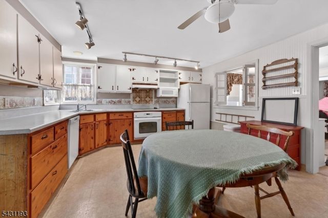 319 Center St 2, Phillipsburg Town, NJ 08865