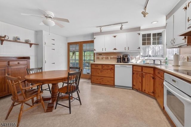 319 Center St 2, Phillipsburg Town, NJ 08865