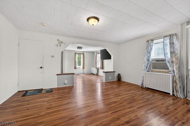 319 Center St 2, Phillipsburg Town, NJ 08865