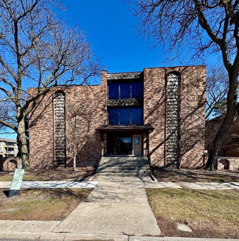 17745 Rosewood Drive 2A, Lansing, IL 60438