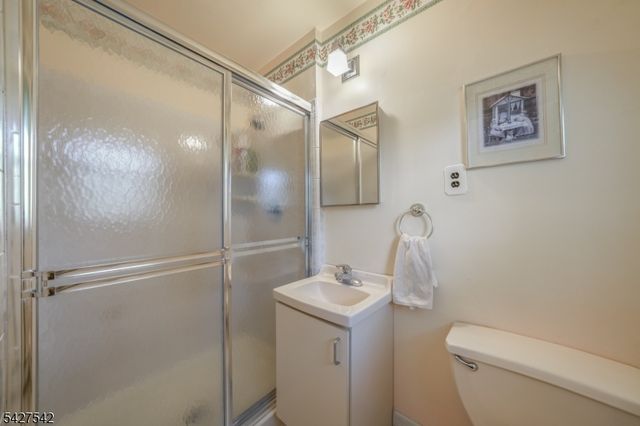 5 Ashlyn Rd, Parsippany-troy Hills Twp., NJ 07054