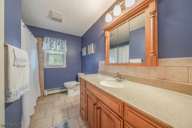 5 Ashlyn Rd, Parsippany-troy Hills Twp., NJ 07054