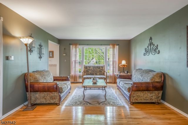 5 Ashlyn Rd, Parsippany-troy Hills Twp., NJ 07054