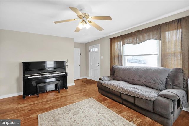 136 REYNOLDS AVE, Pottstown, PA 19464