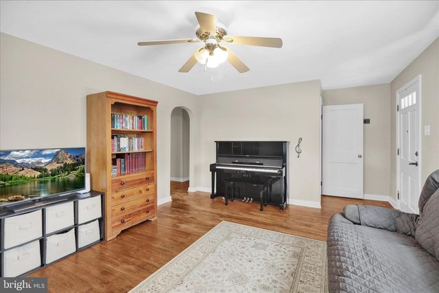 136 REYNOLDS AVE, Pottstown, PA 19464