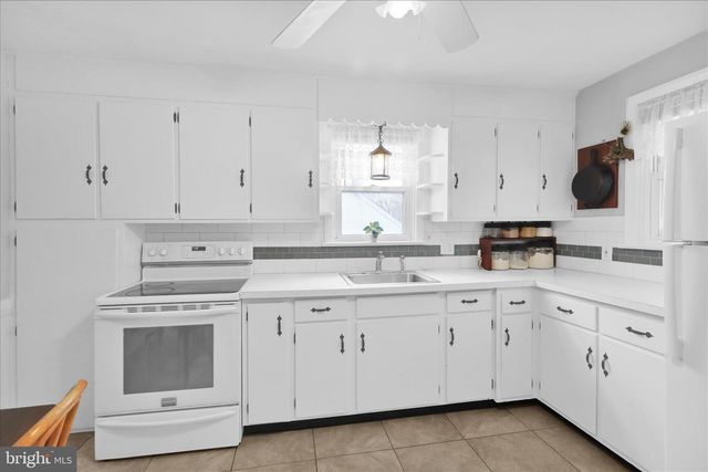 136 REYNOLDS AVE, Pottstown, PA 19464