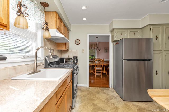 265 Schenck Avenue, Great Neck, NY 11021