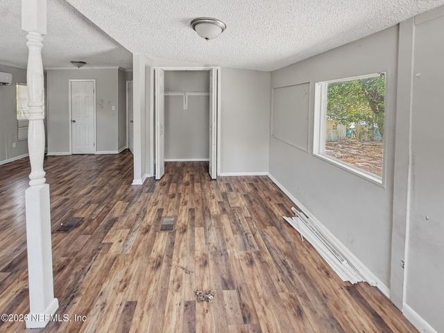 326 CAHOON Road S, Jacksonville, FL 32220