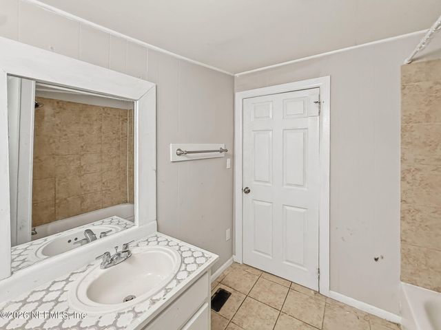 326 CAHOON Road S, Jacksonville, FL 32220
