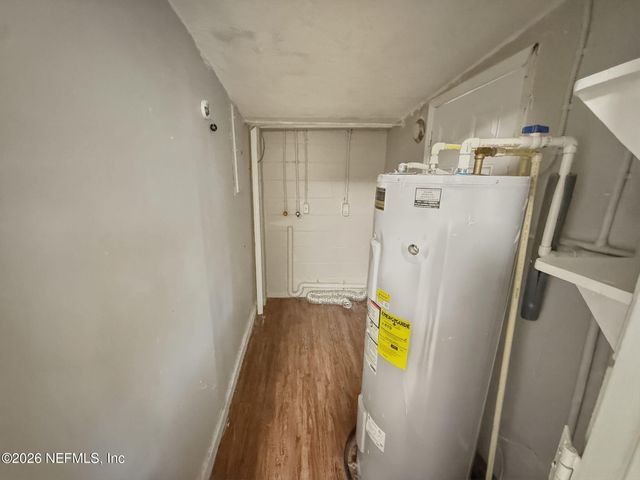 326 CAHOON Road S, Jacksonville, FL 32220