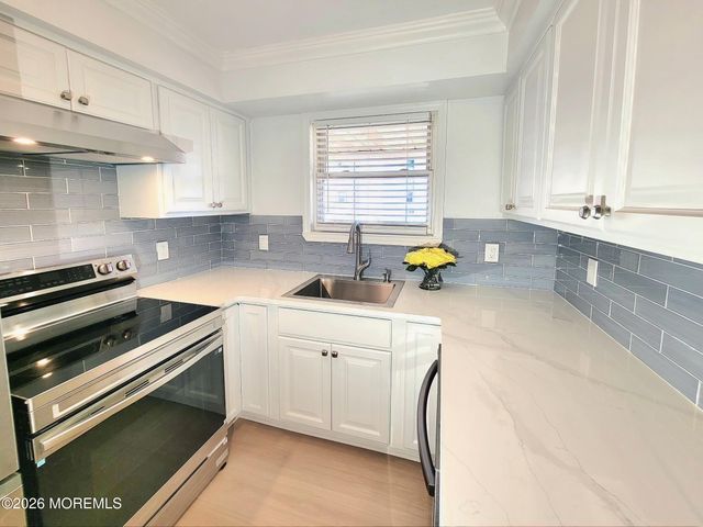 81 Wharfside Drive, Monmouth Beach, NJ 07750