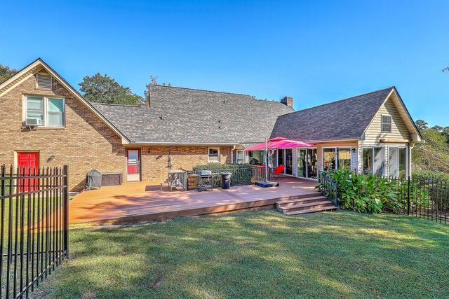 106 Santee Cooper Annex, Santee, SC 29142