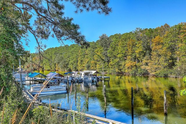 106 Santee Cooper Annex, Santee, SC 29142