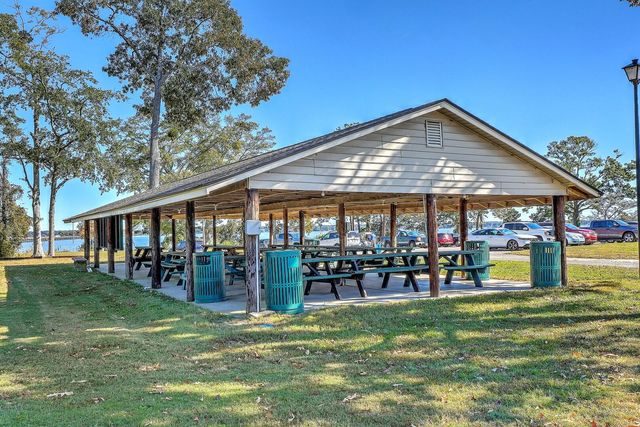 106 Santee Cooper Annex, Santee, SC 29142