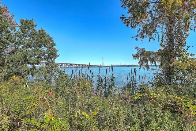 106 Santee Cooper Annex, Santee, SC 29142