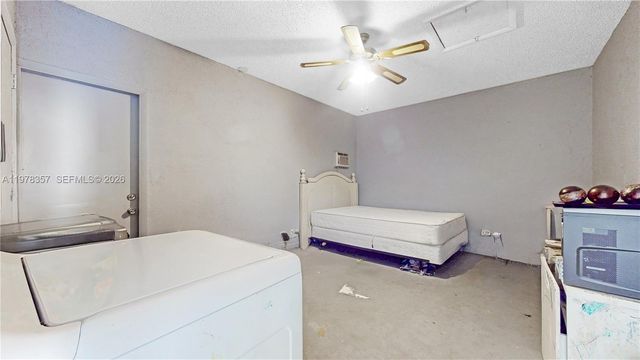 15255 SW 99th Ct, Miami, FL 33157