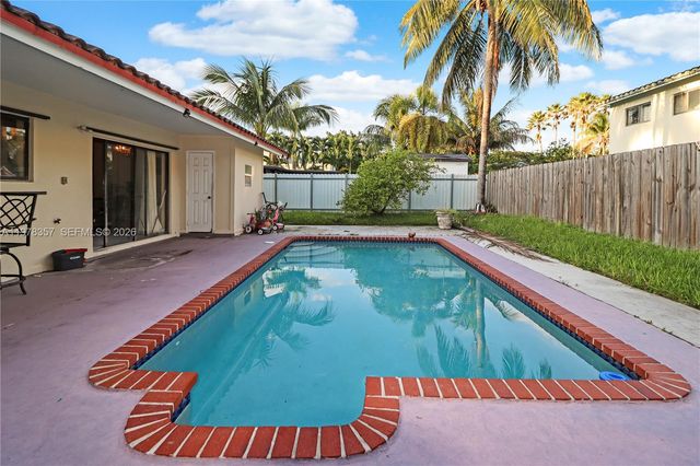 15255 SW 99th Ct, Miami, FL 33157