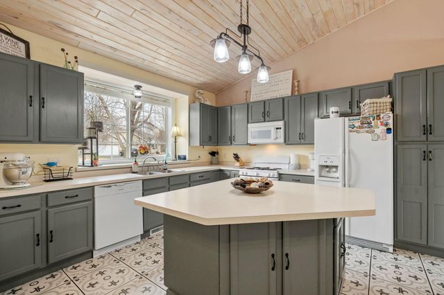 13761 Dorothy Drive, Rogers, MN 55374