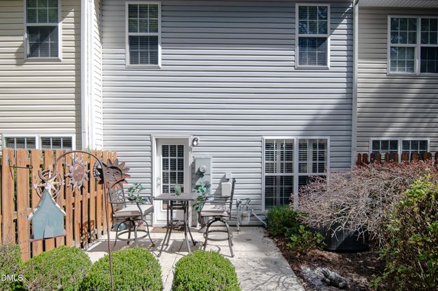 2933 Winding Waters Way, Raleigh, NC 27614