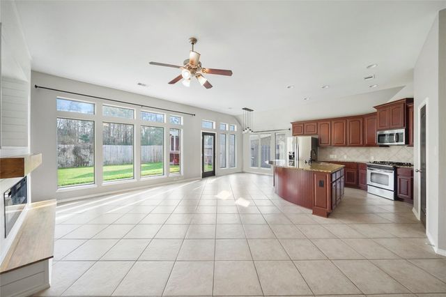 2886 Woodland Glen Lane, Conroe, TX 77385