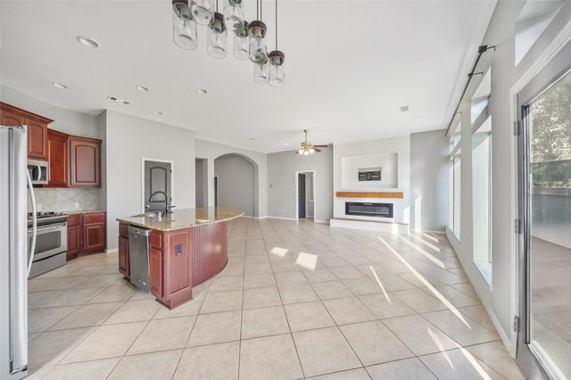 2886 Woodland Glen Lane, Conroe, TX 77385