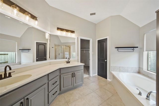 2886 Woodland Glen Lane, Conroe, TX 77385