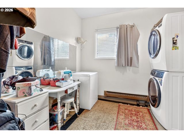 2820 Ne OREGON St, Portland, OR 97232