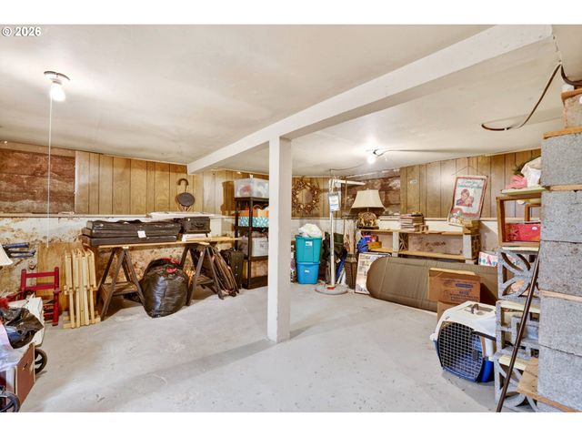 2820 Ne OREGON St, Portland, OR 97232