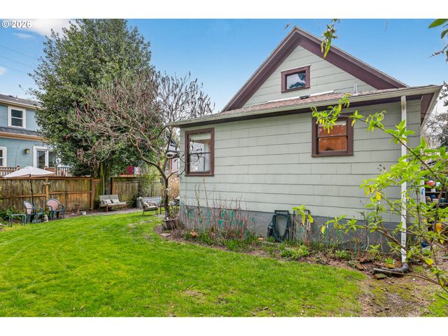 2820 Ne OREGON St, Portland, OR 97232