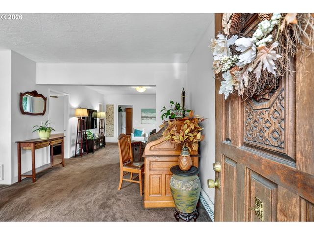 2820 Ne OREGON St, Portland, OR 97232