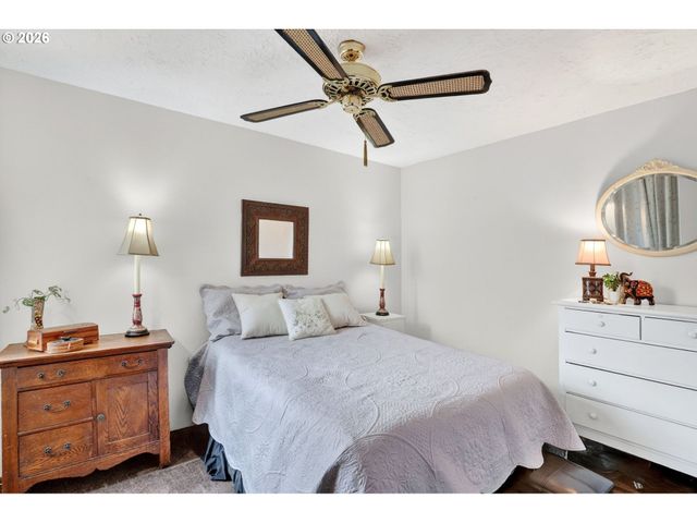 2820 Ne OREGON St, Portland, OR 97232