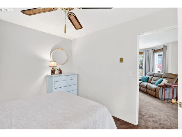 2820 Ne OREGON St, Portland, OR 97232