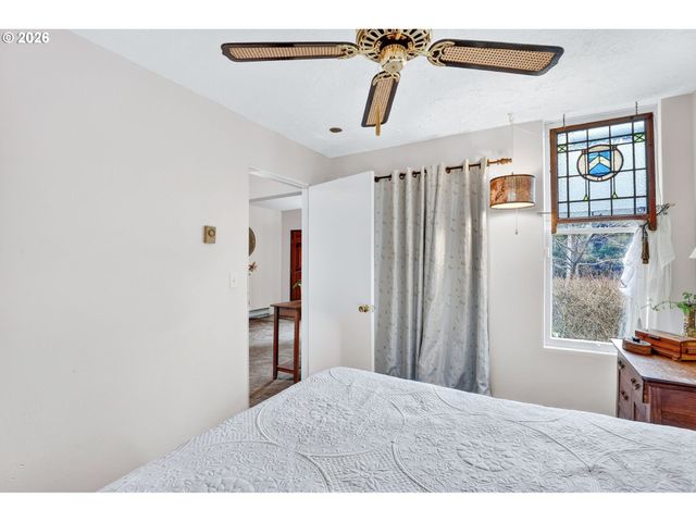 2820 Ne OREGON St, Portland, OR 97232