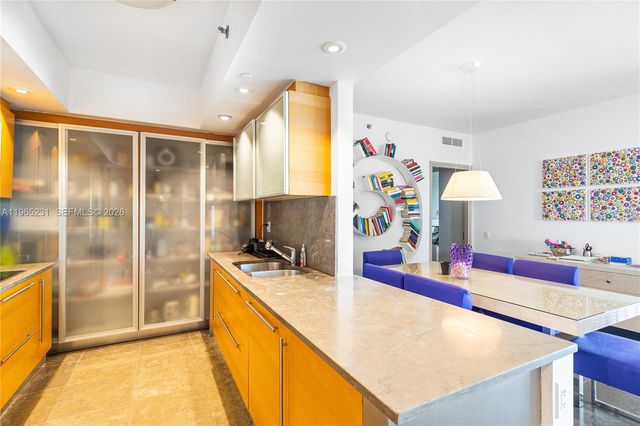 450 Alton Rd 3703, Miami Beach, FL 33139