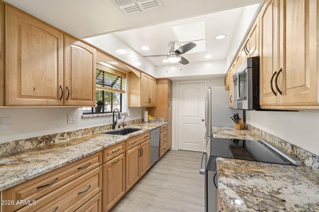 18638 N CONESTOGA Drive, Sun City, AZ 85373