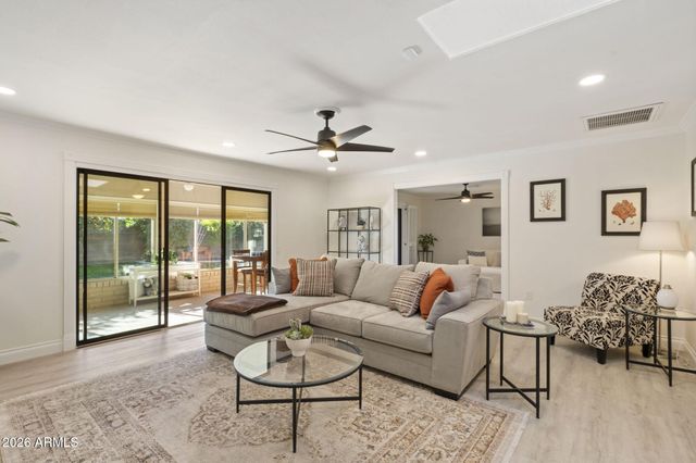 18638 N CONESTOGA Drive, Sun City, AZ 85373