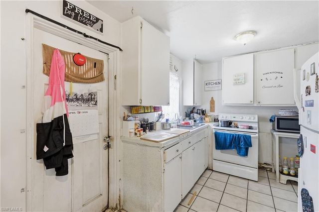 2355 Jeffcott ST, Fort Myers, FL 33901