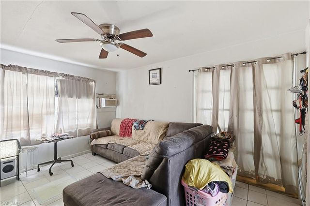 2355 Jeffcott ST, Fort Myers, FL 33901