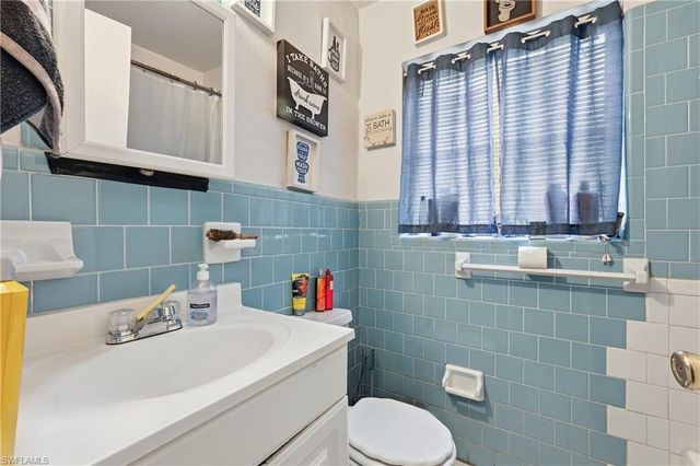 2355 Jeffcott ST, Fort Myers, FL 33901