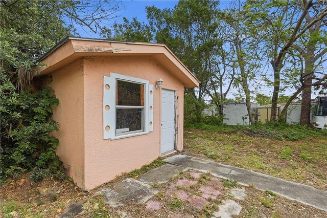 2355 Jeffcott ST, Fort Myers, FL 33901